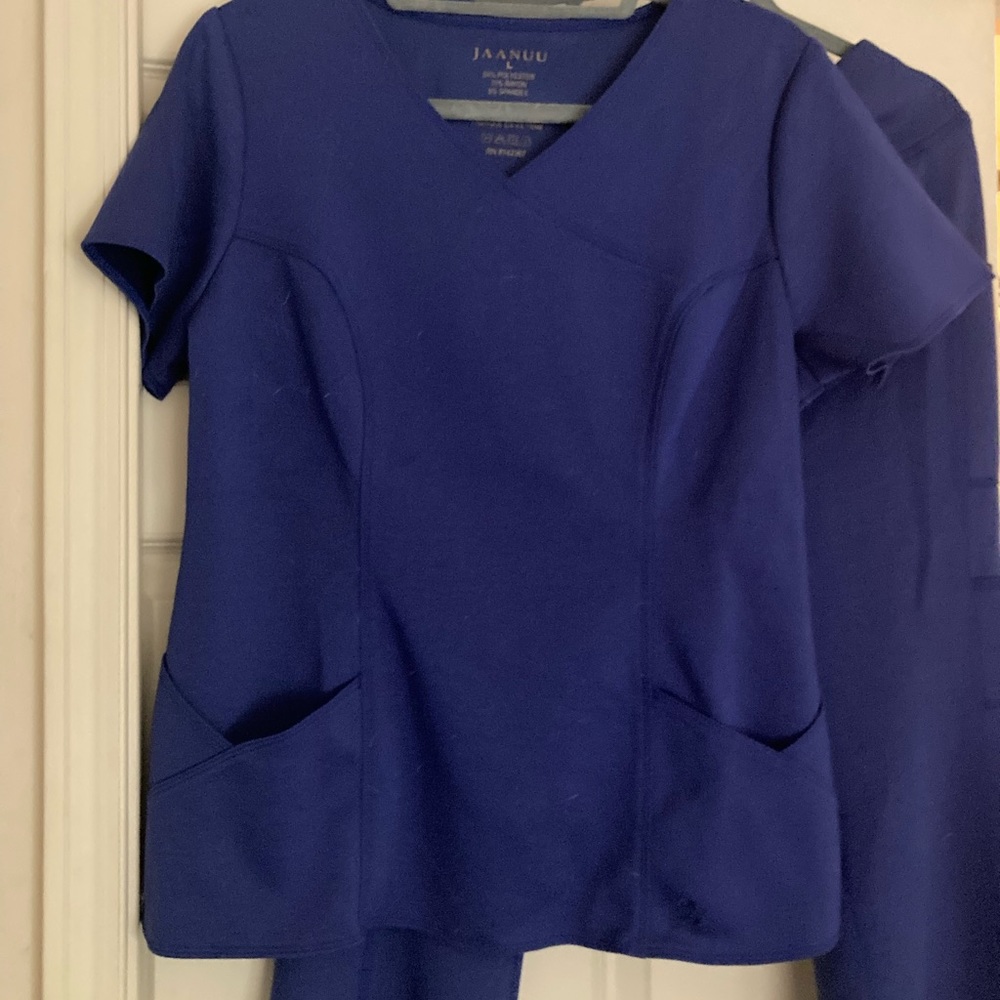 Jaanuu royal blue scrub set . Top size Large, bottom medium